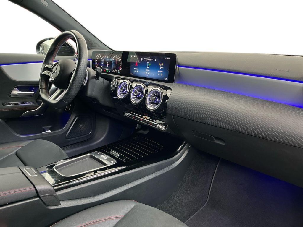 MERCEDES-BENZ A 250 e hybrid EQ AMG Line Advanced Plus - 16