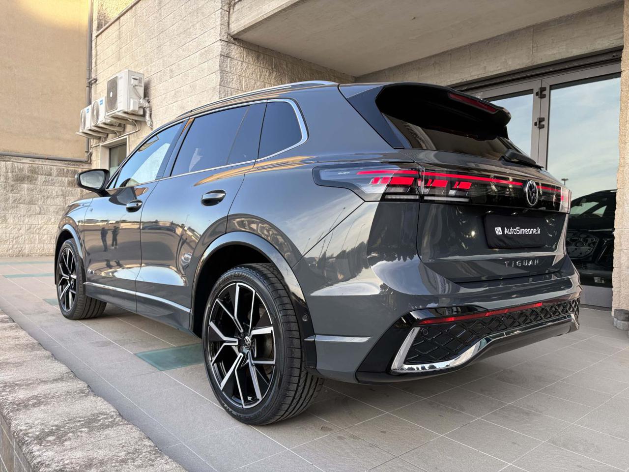 VOLKSWAGEN Tiguan 2.0 TDI 150 CV DSG R-Line - 7