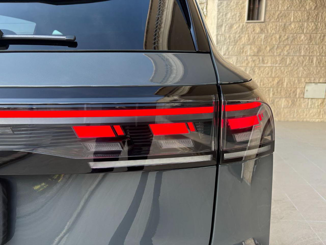 VOLKSWAGEN Tiguan 2.0 TDI 150 CV DSG R-Line - 40