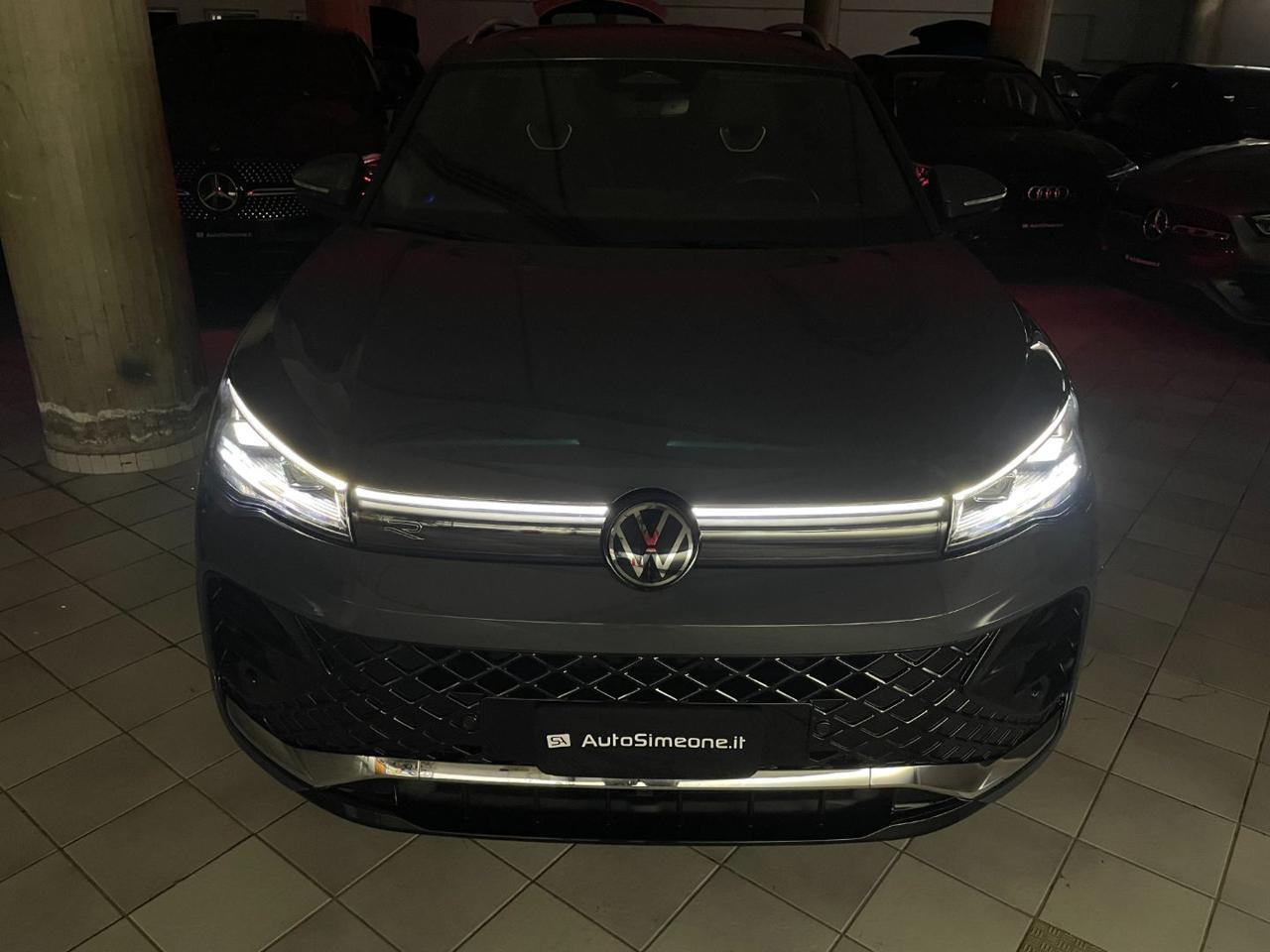 VOLKSWAGEN Tiguan 2.0 TDI 150 CV DSG R-Line - 19