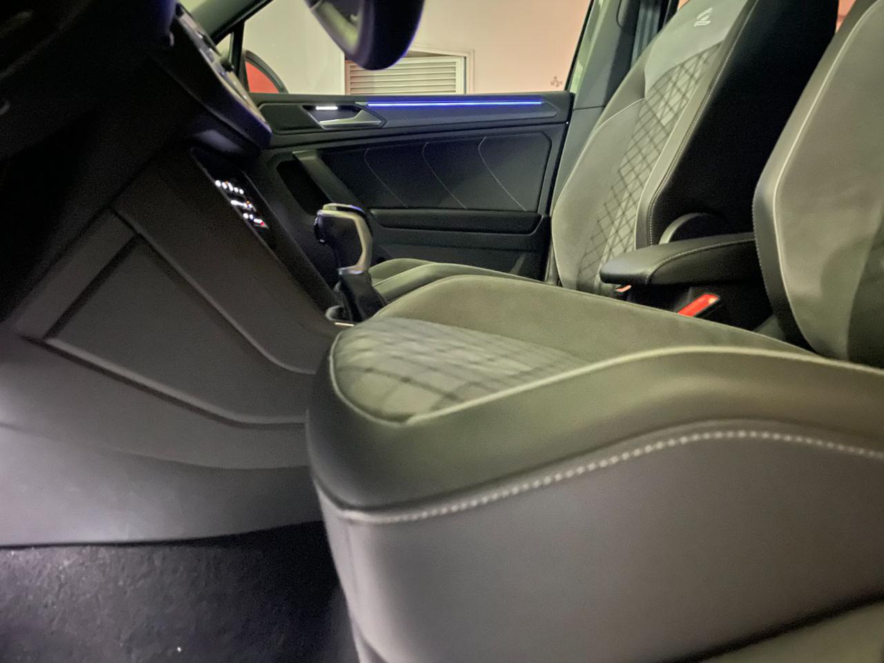VOLKSWAGEN Tiguan 2.0 TDI 150 CV SCR DSG R-Line - 23