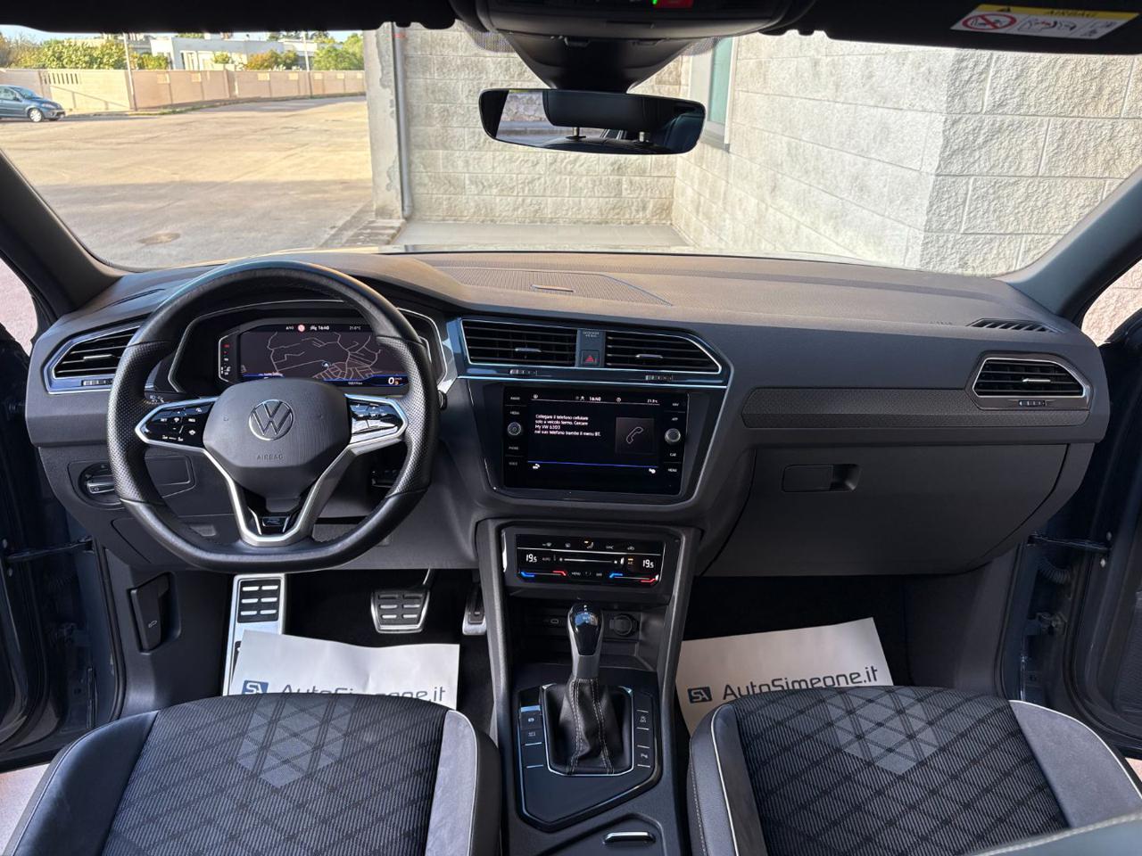 VOLKSWAGEN Tiguan 2.0 TDI 150 CV SCR DSG R-Line - 12