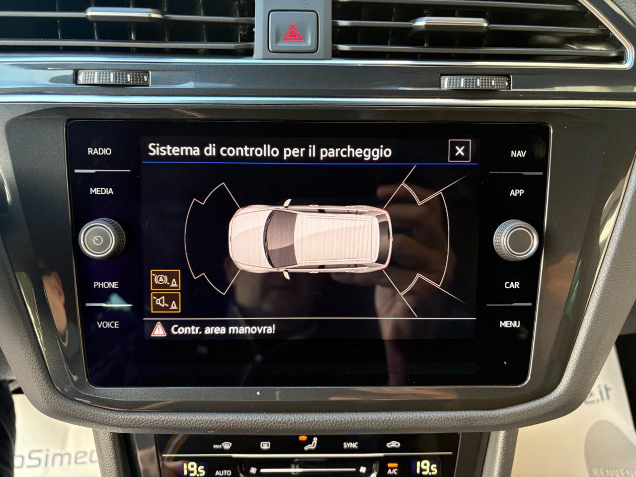 VOLKSWAGEN Tiguan 2.0 TDI 150 CV SCR DSG R-Line - 18