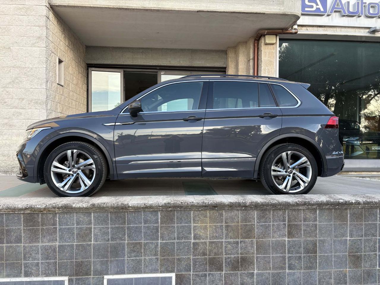 VOLKSWAGEN Tiguan 2.0 TDI 150 CV SCR DSG R-Line - 8