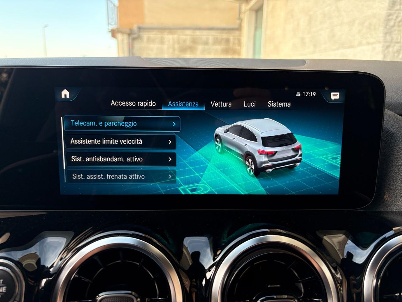 MERCEDES-BENZ GLA 200 d Automatic 4Matic Premium MAGNO DESIGNO (OPACA) - 23