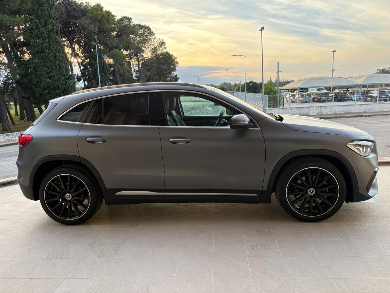 MERCEDES-BENZ GLA 200 d Automatic 4Matic Premium MAGNO DESIGNO (OPACA) - 4
