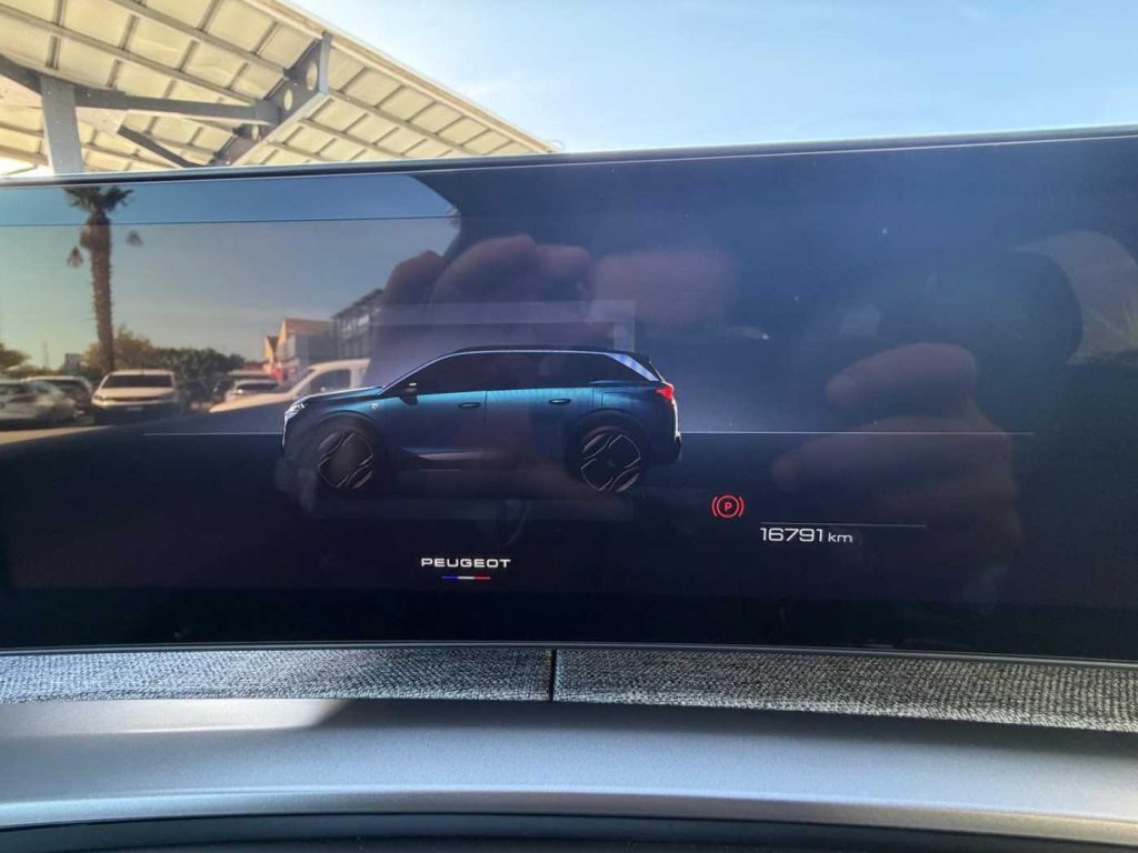PEUGEOT 5008 1.2 hybrid GT 145cv 7p.ti e-dcs6 - 17