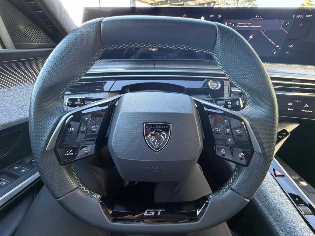PEUGEOT 5008 1.2 hybrid GT 145cv 7p.ti e-dcs6 - 18