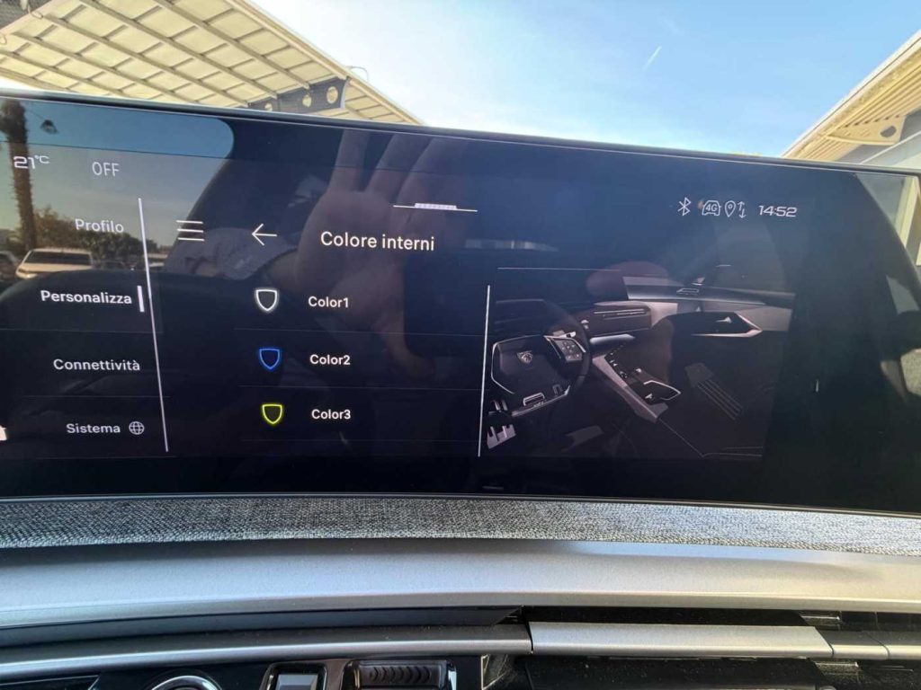 PEUGEOT 5008 1.2 hybrid GT 145cv 7p.ti e-dcs6 - 19
