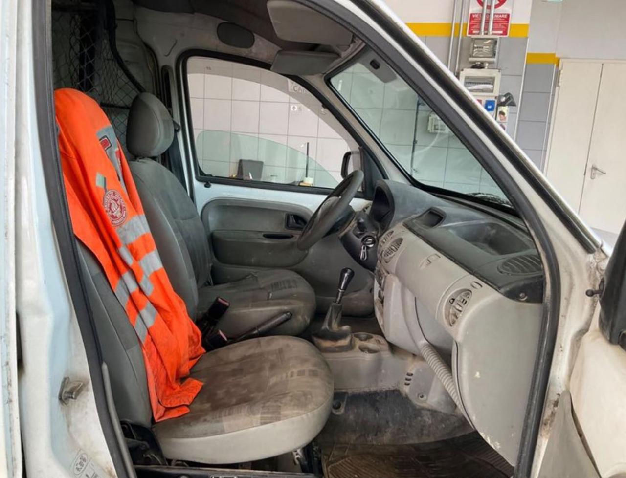 RENAULT Kangoo 1.5 dCi/70CV 4p. Confort Express - 9