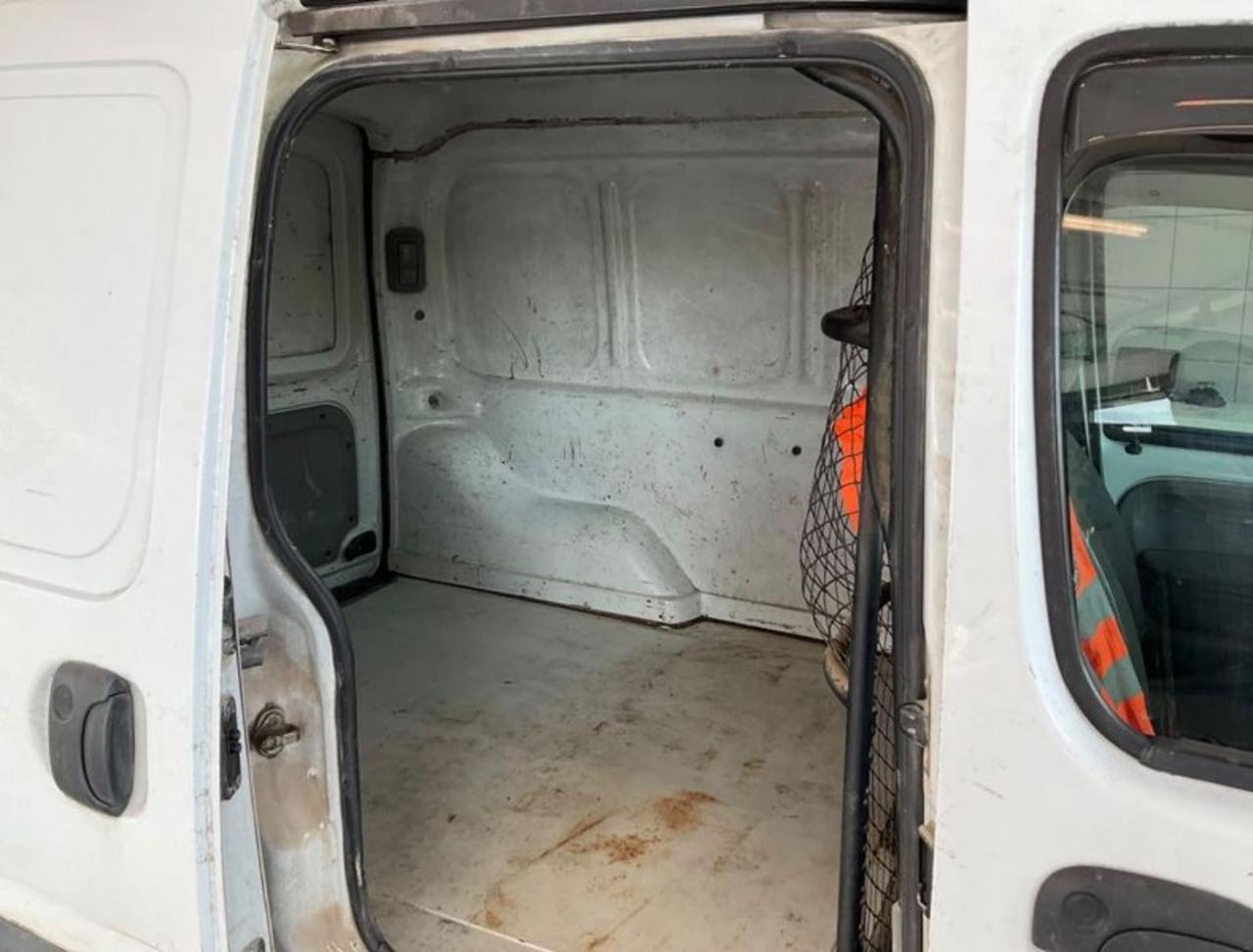 RENAULT Kangoo 1.5 dCi/70CV 4p. Confort Express - 8
