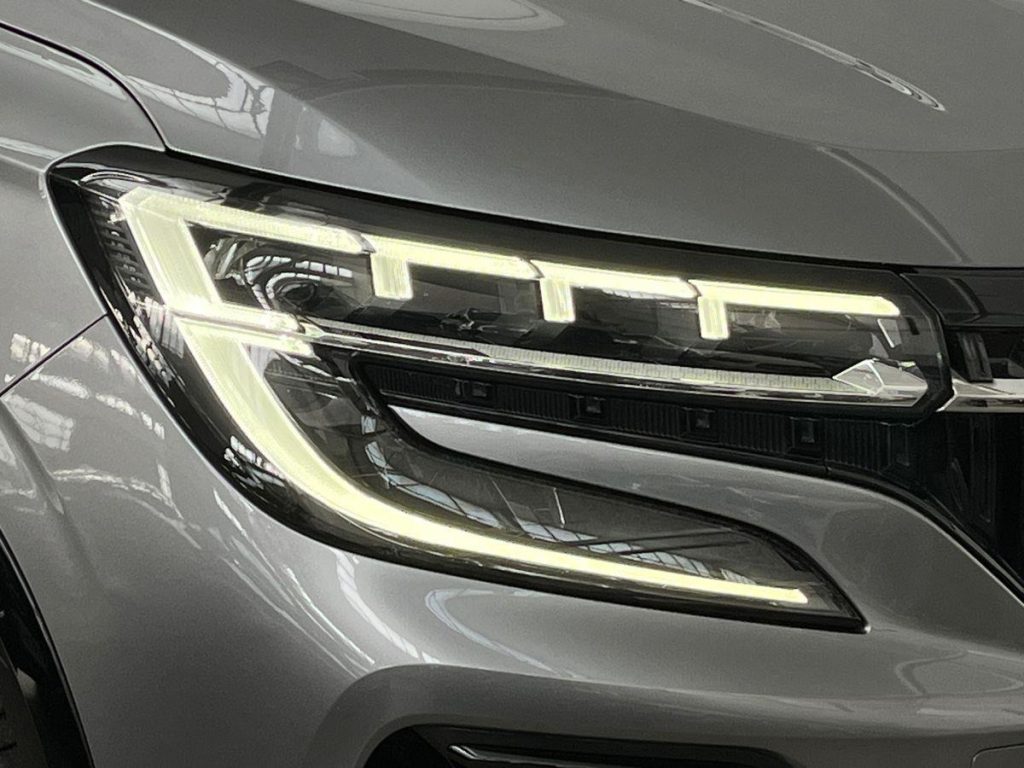 RENAULT Espace Full Hybrid E-Tech 7p Iconic - 17