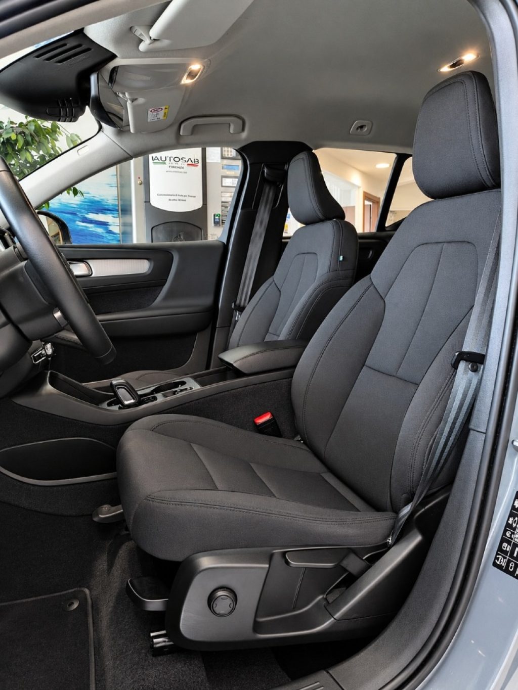 VOLVO XC40 T4 Recharge Plug-in Hybrid Inscription Expression - 15