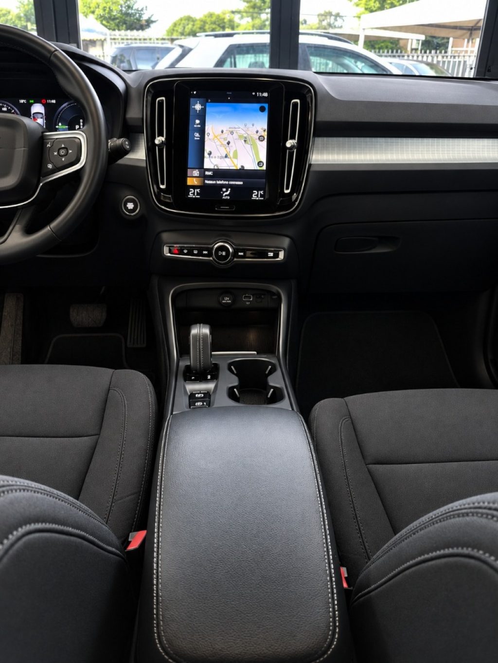 VOLVO XC40 T4 Recharge Plug-in Hybrid Inscription Expression - 17