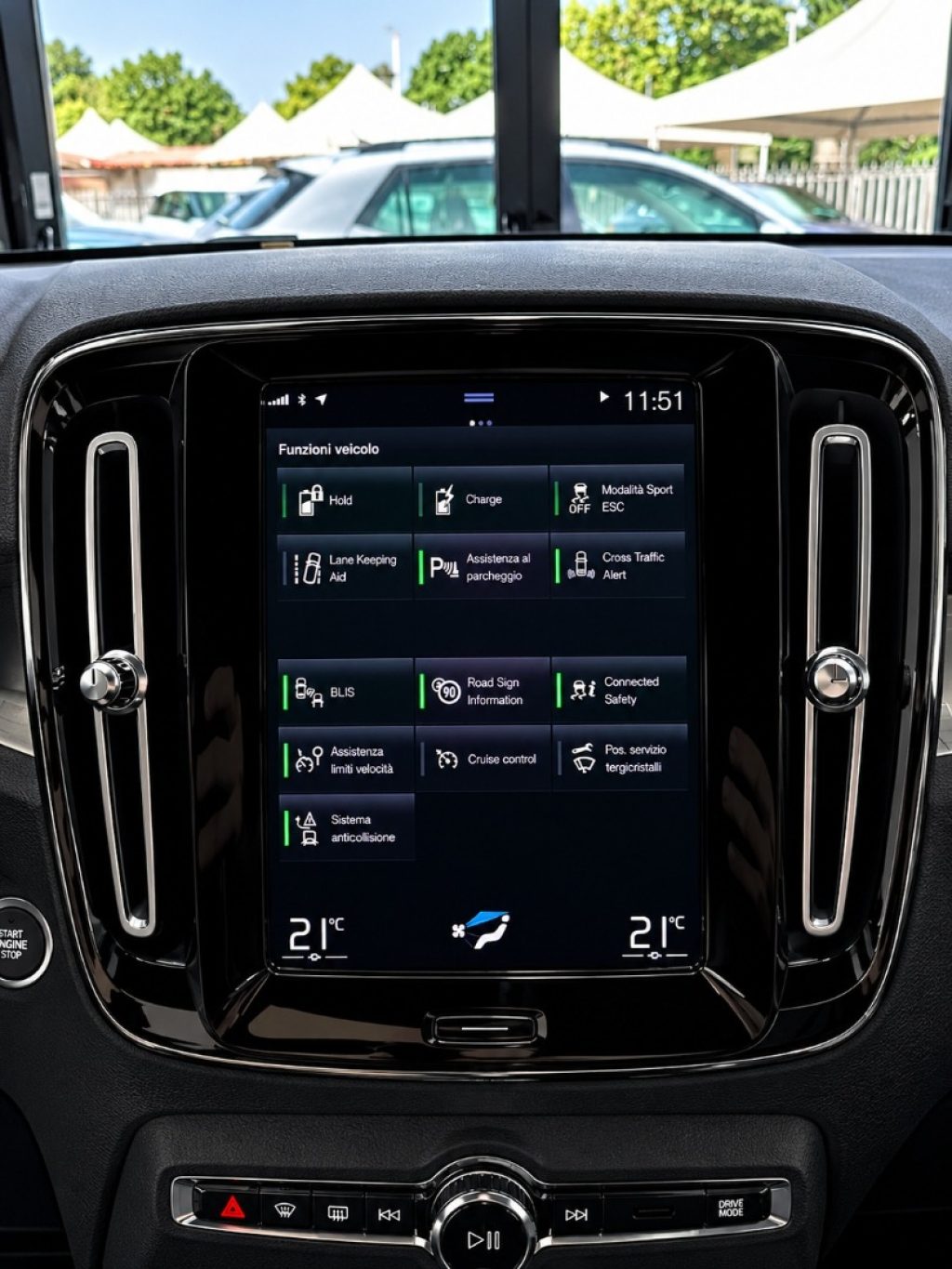 VOLVO XC40 T4 Recharge Plug-in Hybrid Inscription Expression - 13