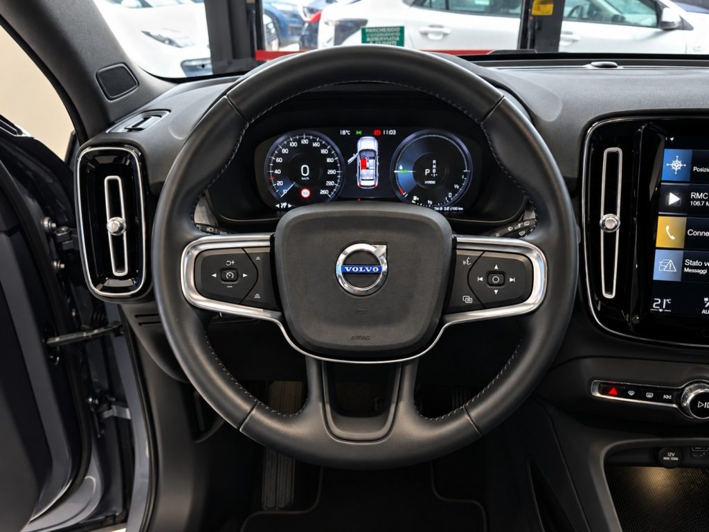 VOLVO XC40 T4 Recharge Plug-in Hybrid Inscription Expression - 18