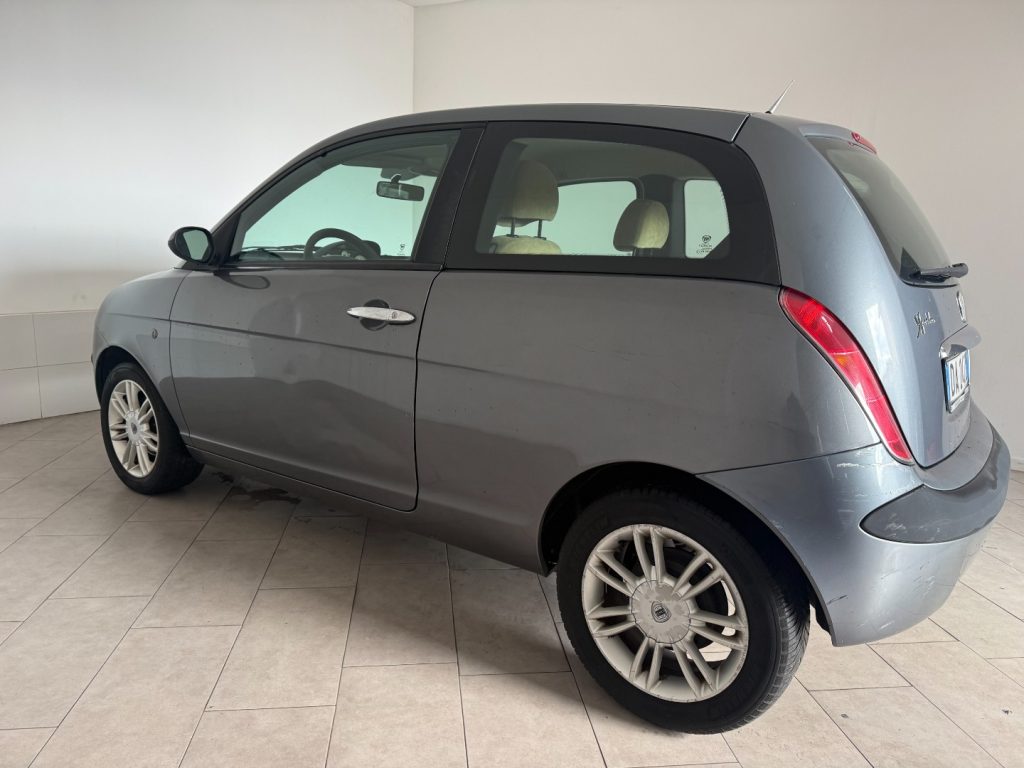 LANCIA Ypsilon 1.2 - 5