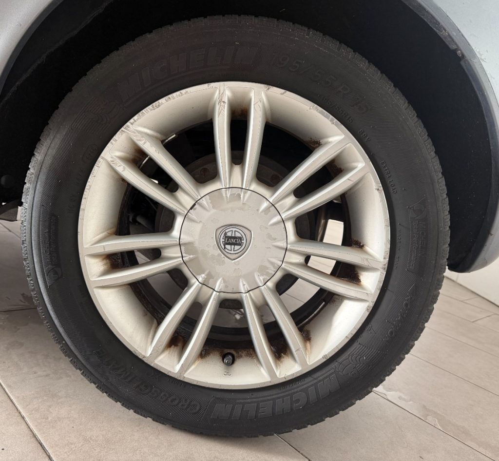 LANCIA Ypsilon 1.2 - 8