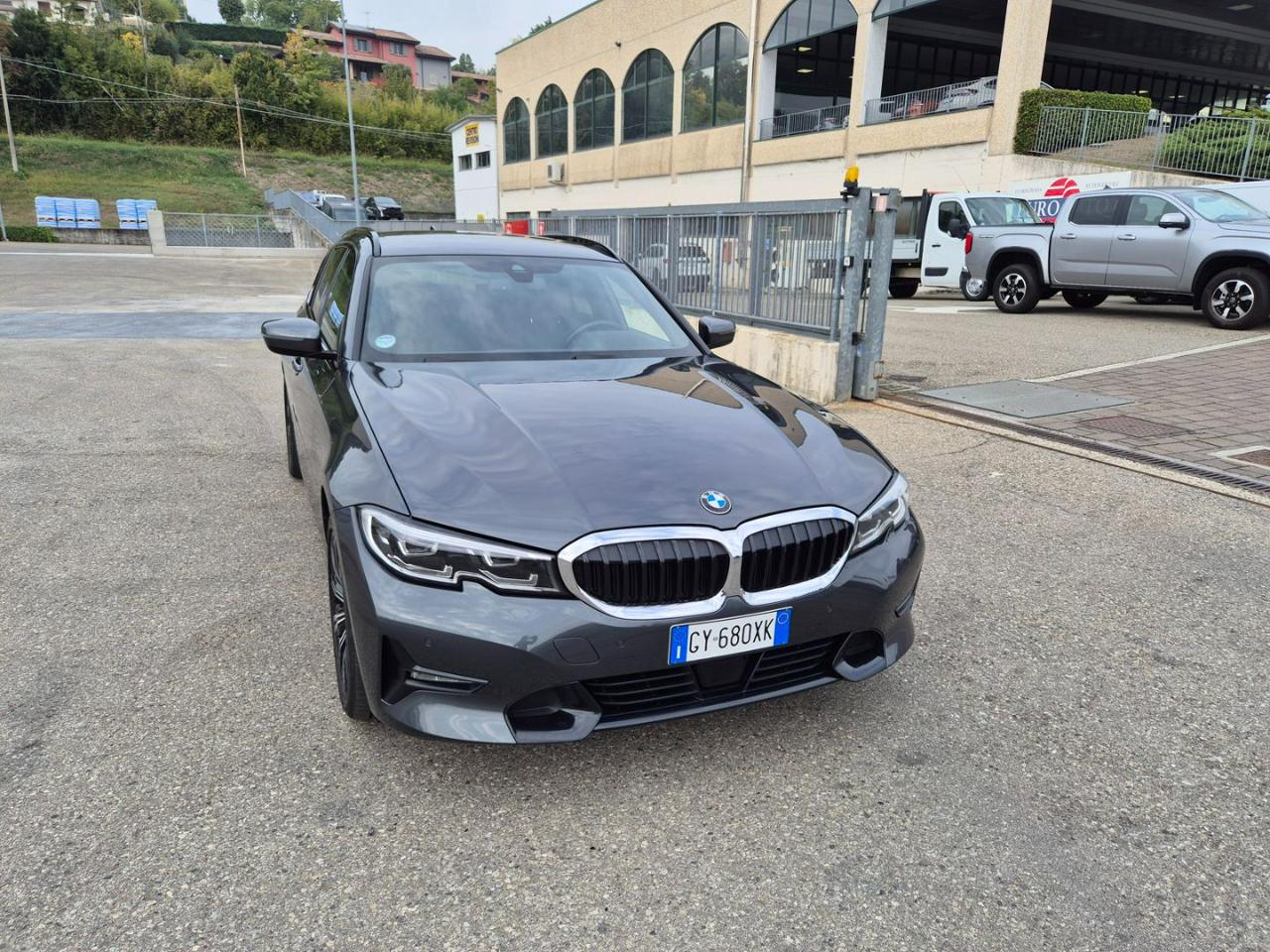 BMW 320 d 48V xDrive Touring Sport - 4