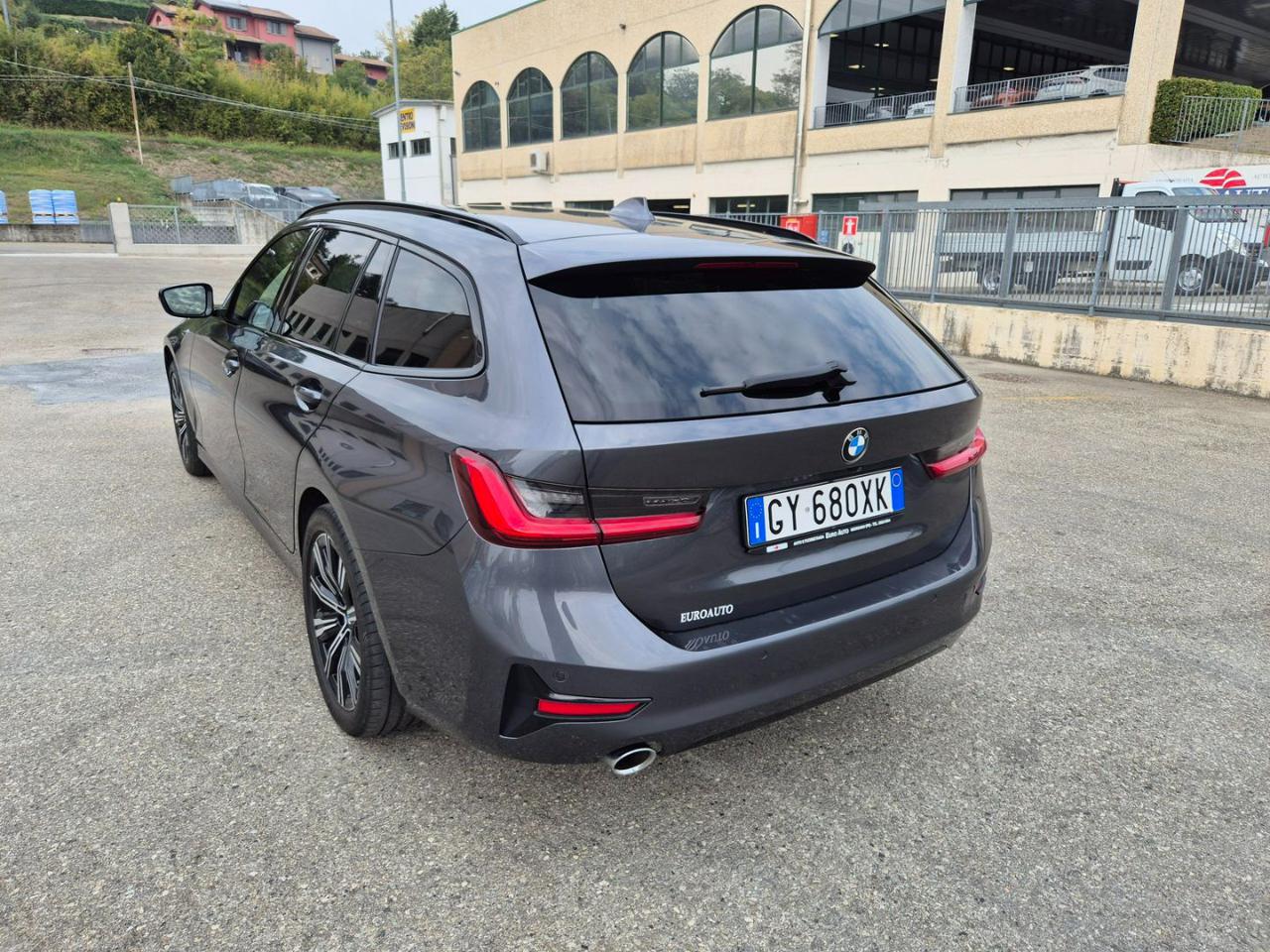 BMW 320 d 48V xDrive Touring Sport - 8
