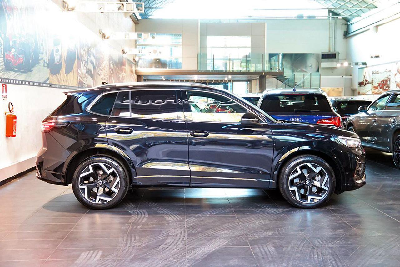 VOLKSWAGEN Tiguan 2.0 TDI 150cv DSG R-Line - 2
