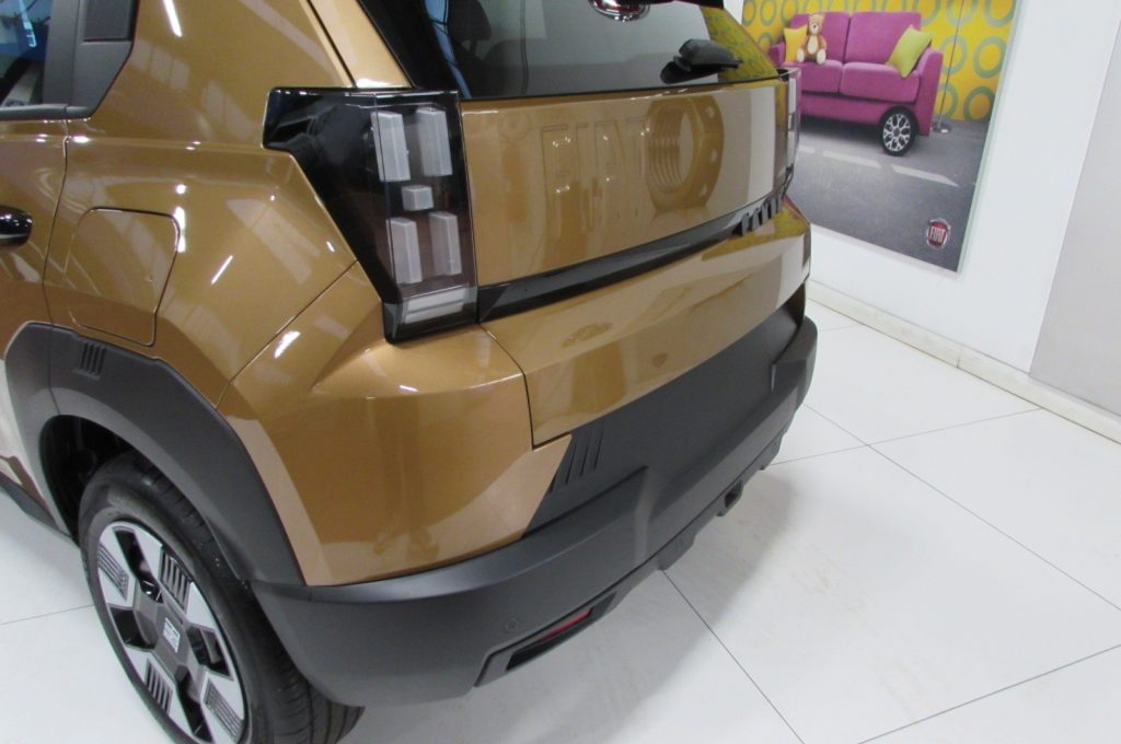 FIAT Grande Panda 1.2 100 CV S&S Icon - KM.ZERO - - 12
