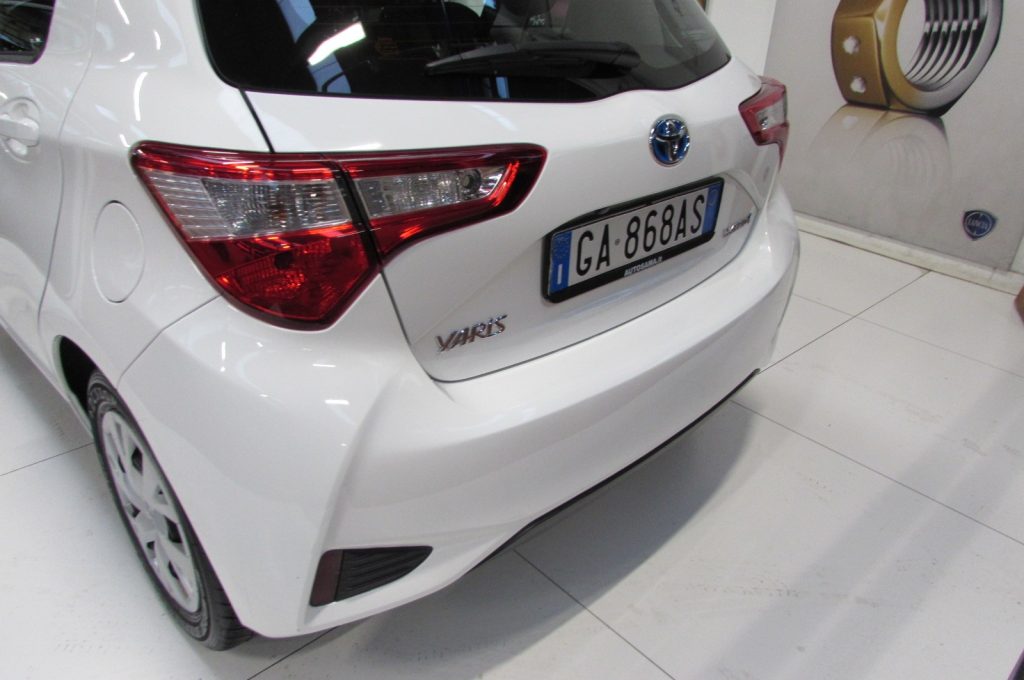 TOYOTA Yaris 1.5h 100CV Business  HYBRID 5 porte - 16
