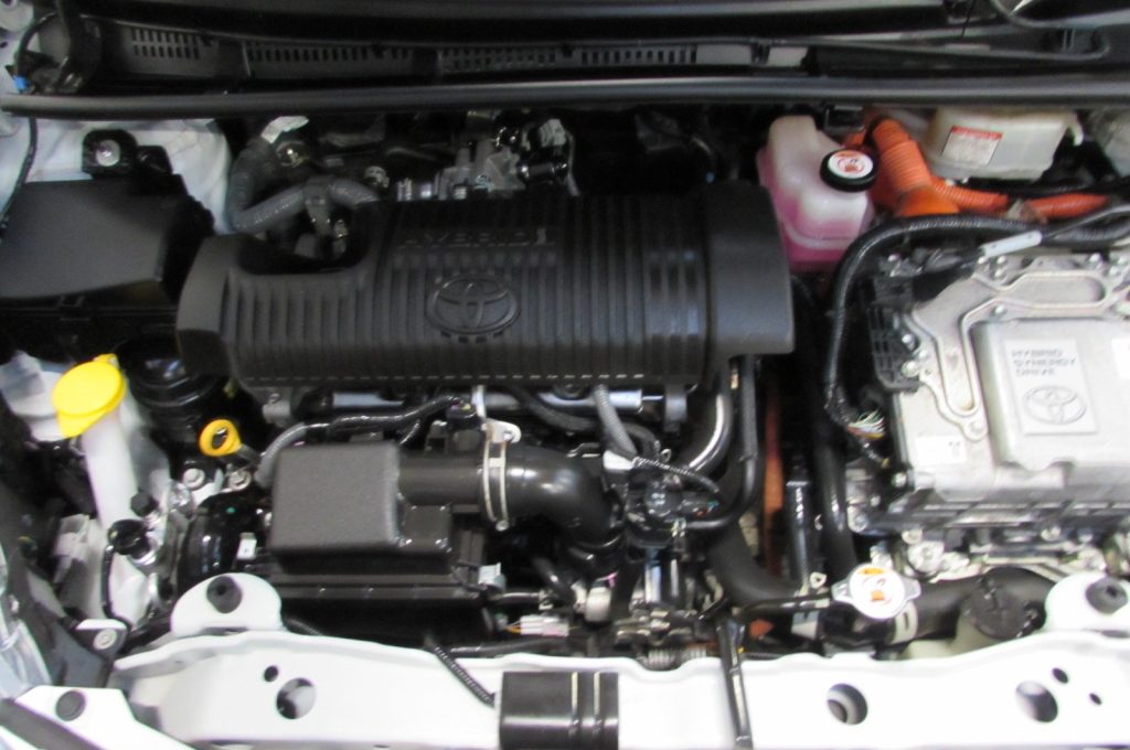 TOYOTA Yaris 1.5h 100CV Business  HYBRID 5 porte - 19