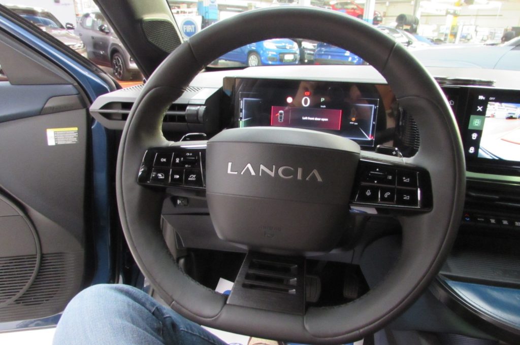 LANCIA Ypsilon 1.2 Hybrid e-DCT 110cv Edizione Cassina - 13
