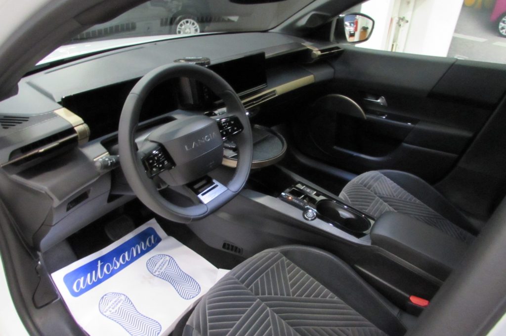 LANCIA Ypsilon 1.2 Hybrid e-DCT 110cv LX - AUTOMATICA - 8