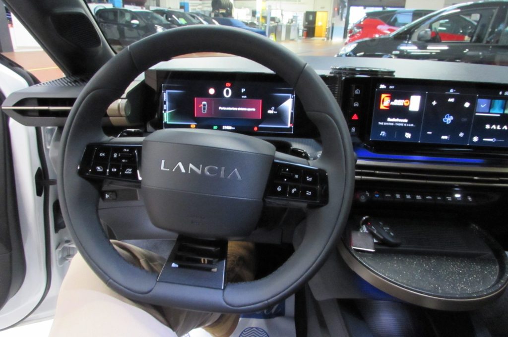 LANCIA Ypsilon 1.2 Hybrid e-DCT 110cv LX - AUTOMATICA - 12