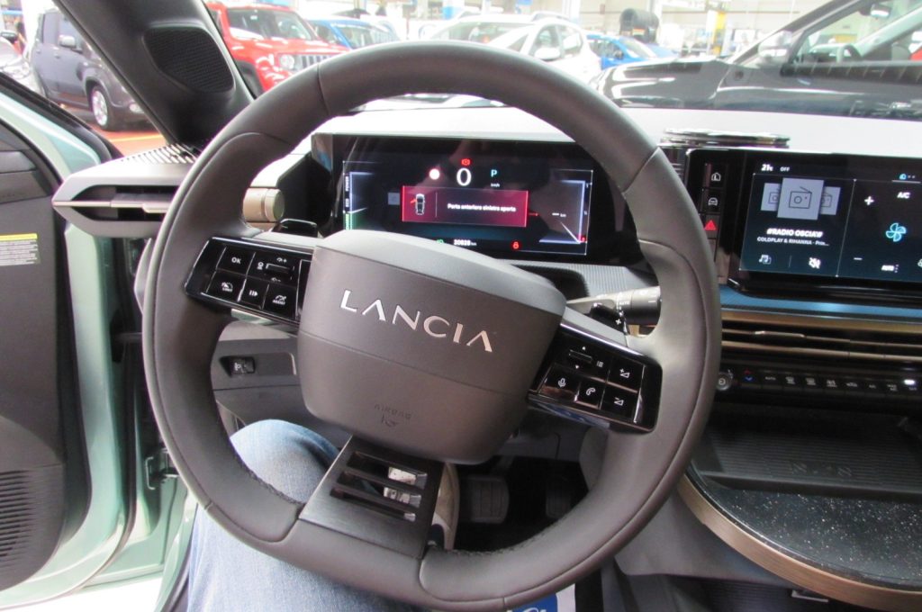 LANCIA Ypsilon 1.2 Hybrid e-DCT 110cv LX - AUTOMATICA - 12