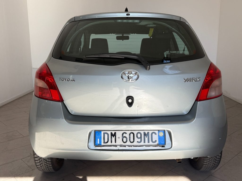 TOYOTA Yaris 1.0 5 porte Sol - 5