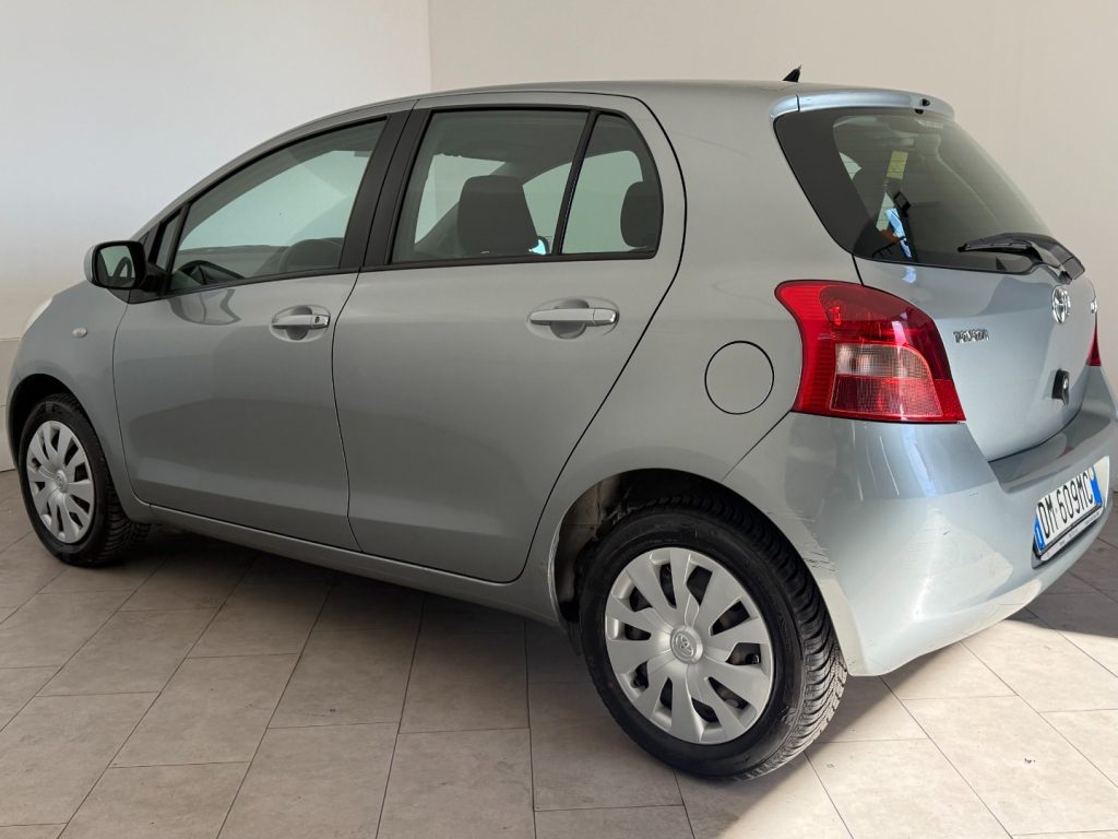 TOYOTA Yaris 1.0 5 porte Sol - 6