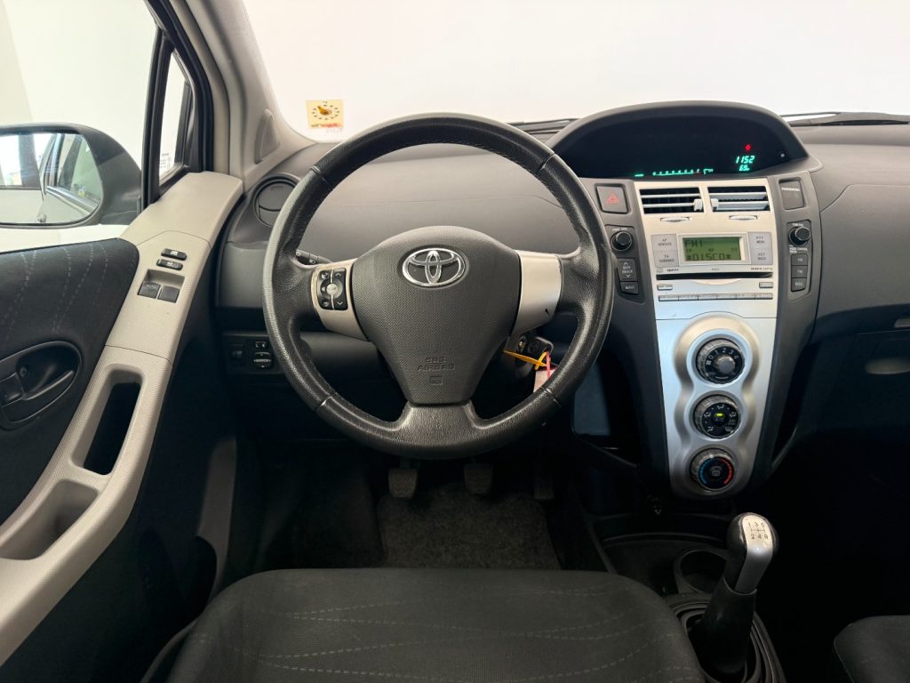 TOYOTA Yaris 1.0 5 porte Sol - 10