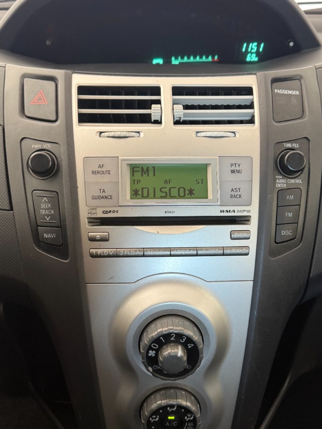 TOYOTA Yaris 1.0 5 porte Sol - 12