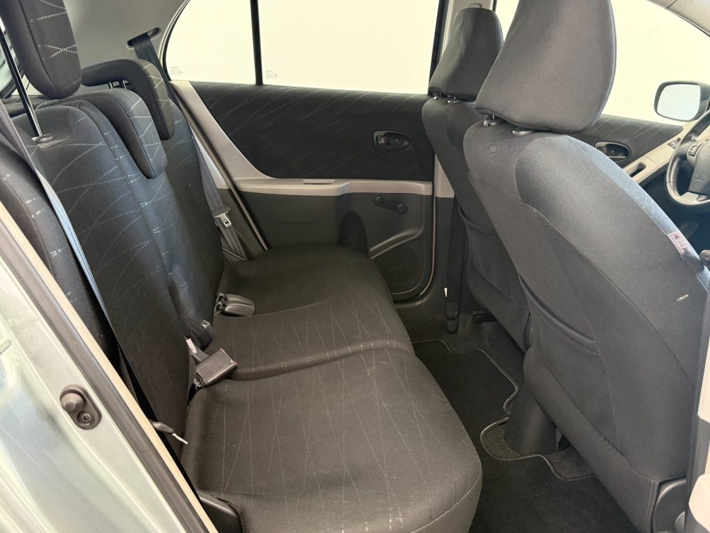 TOYOTA Yaris 1.0 5 porte Sol - 14