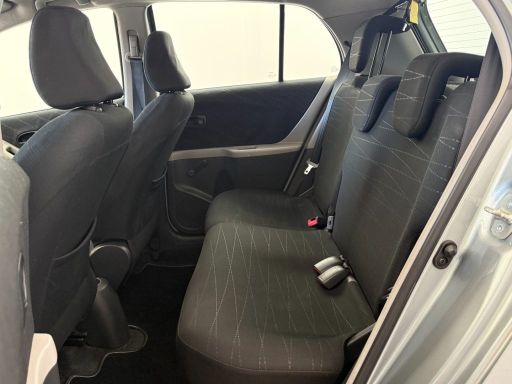 TOYOTA Yaris 1.0 5 porte Sol - 15