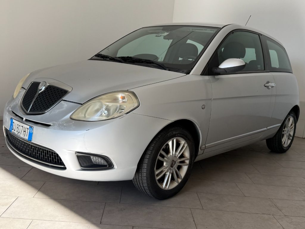 LANCIA Ypsilon 1.2 Argento - 2