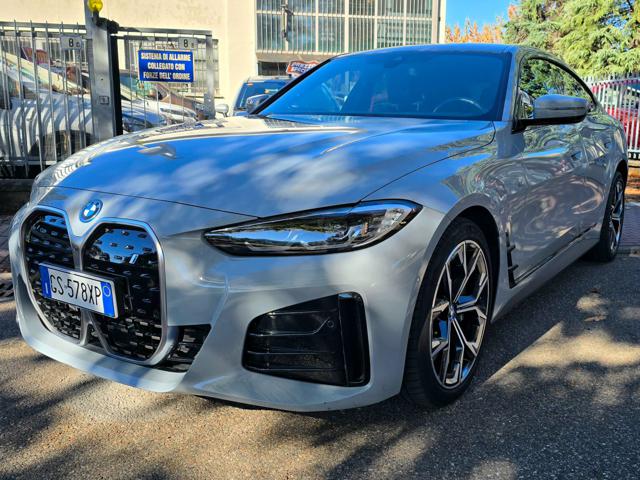 BMW i4 Grigio pastello