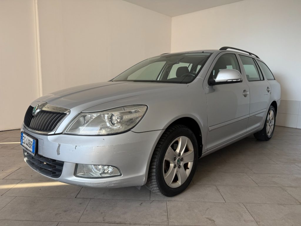 SKODA Octavia 1.6 TDI CR F.AP. Wagon Elegance - 2