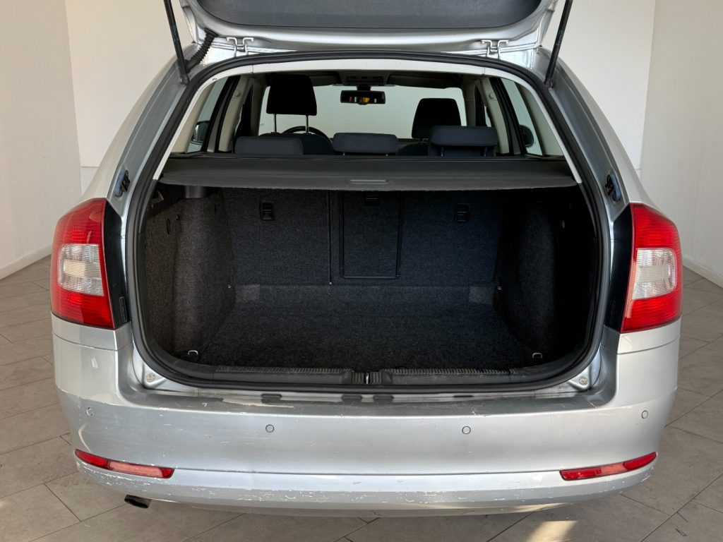 SKODA Octavia 1.6 TDI CR F.AP. Wagon Elegance - 7