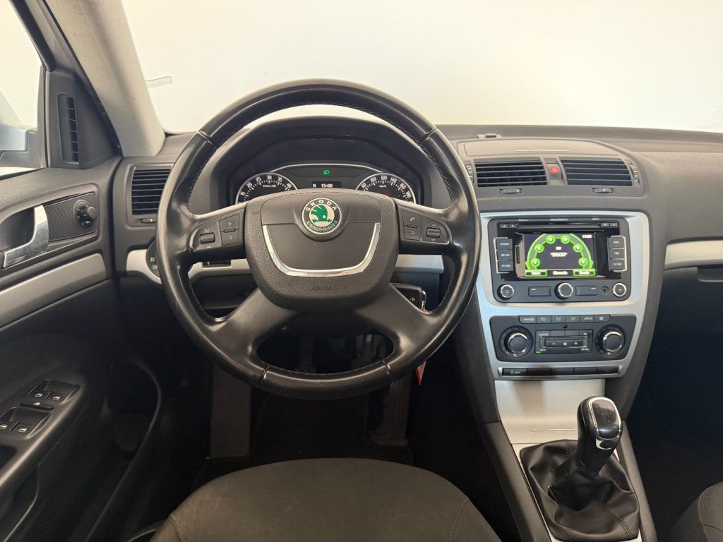 SKODA Octavia 1.6 TDI CR F.AP. Wagon Elegance - 10