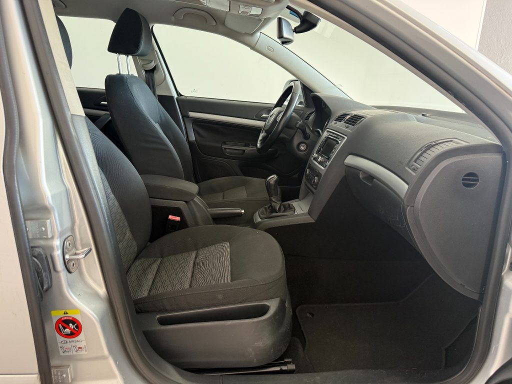 SKODA Octavia 1.6 TDI CR F.AP. Wagon Elegance - 14
