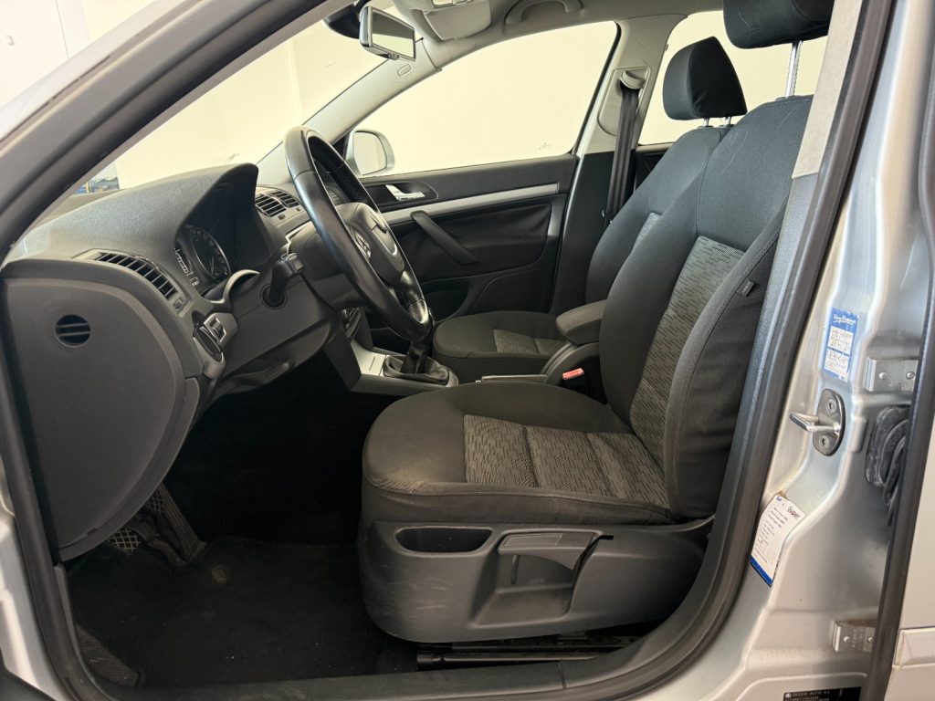 SKODA Octavia 1.6 TDI CR F.AP. Wagon Elegance - 16