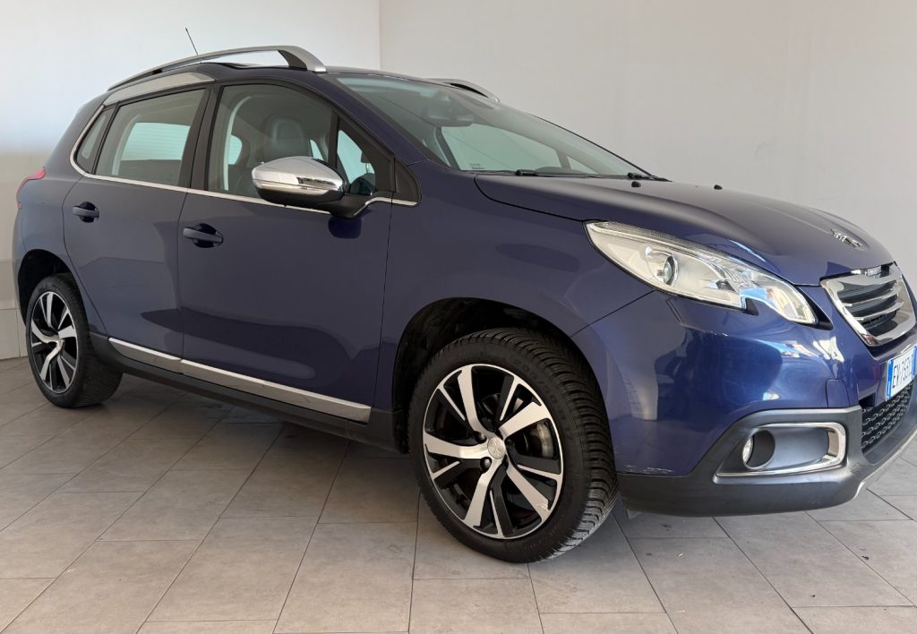 PEUGEOT 2008 1° serie 1.6 e-HDi 115 CV Stop&Start Féline - 3