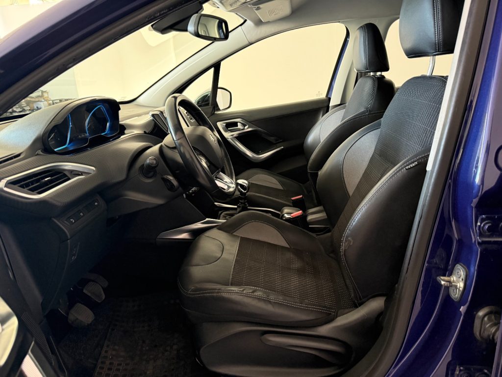 PEUGEOT 2008 1° serie 1.6 e-HDi 115 CV Stop&Start Féline - 24