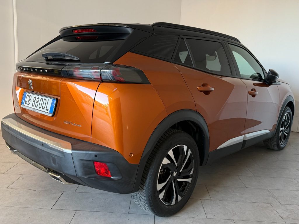 PEUGEOT 2008 PureTech 130 S&S GT Line - 4