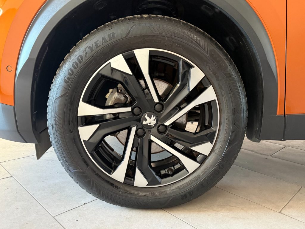 PEUGEOT 2008 PureTech 130 S&S GT Line - 8