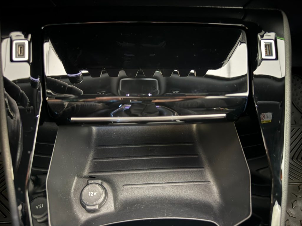 PEUGEOT 2008 PureTech 130 S&S GT Line - 18